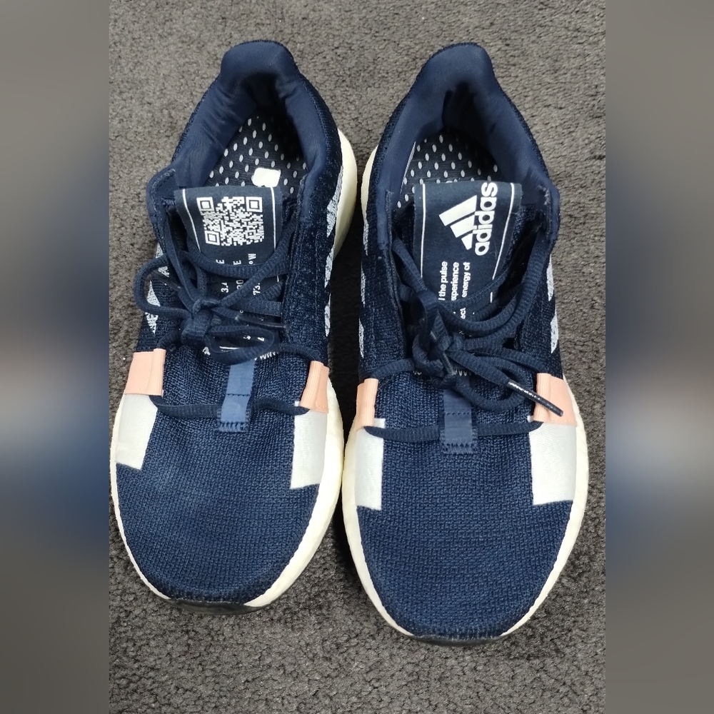 Adidas Women's SenseBOOST GO Running Shoe Size 7